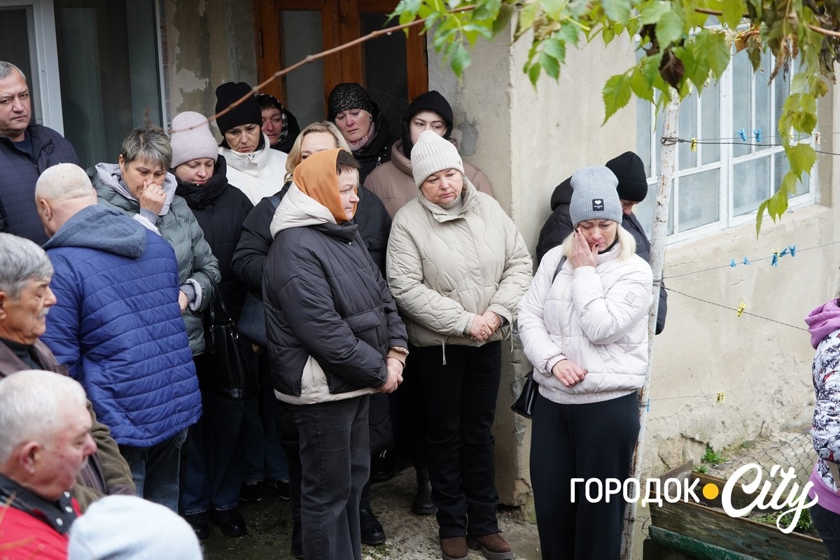 Рік вважався зниклим безвісти. У Городку попрощалися із загиблим Героєм Олександром Дідуром