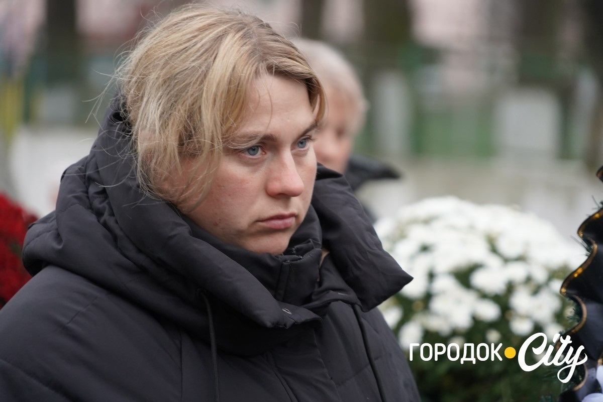 Рік вважався зниклим безвісти. У Городку попрощалися із загиблим Героєм Олександром Дідуром