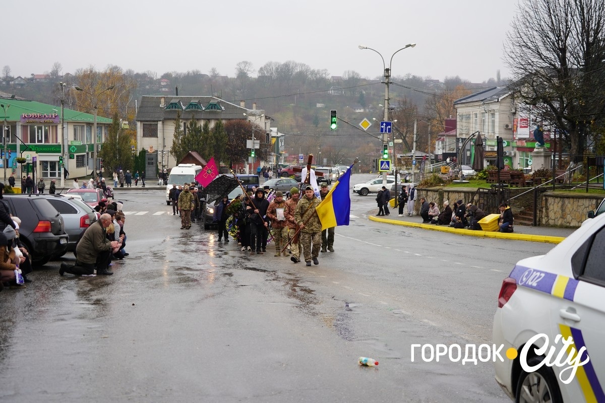 Рік вважався зниклим безвісти. У Городку попрощалися із загиблим Героєм Олександром Дідуром