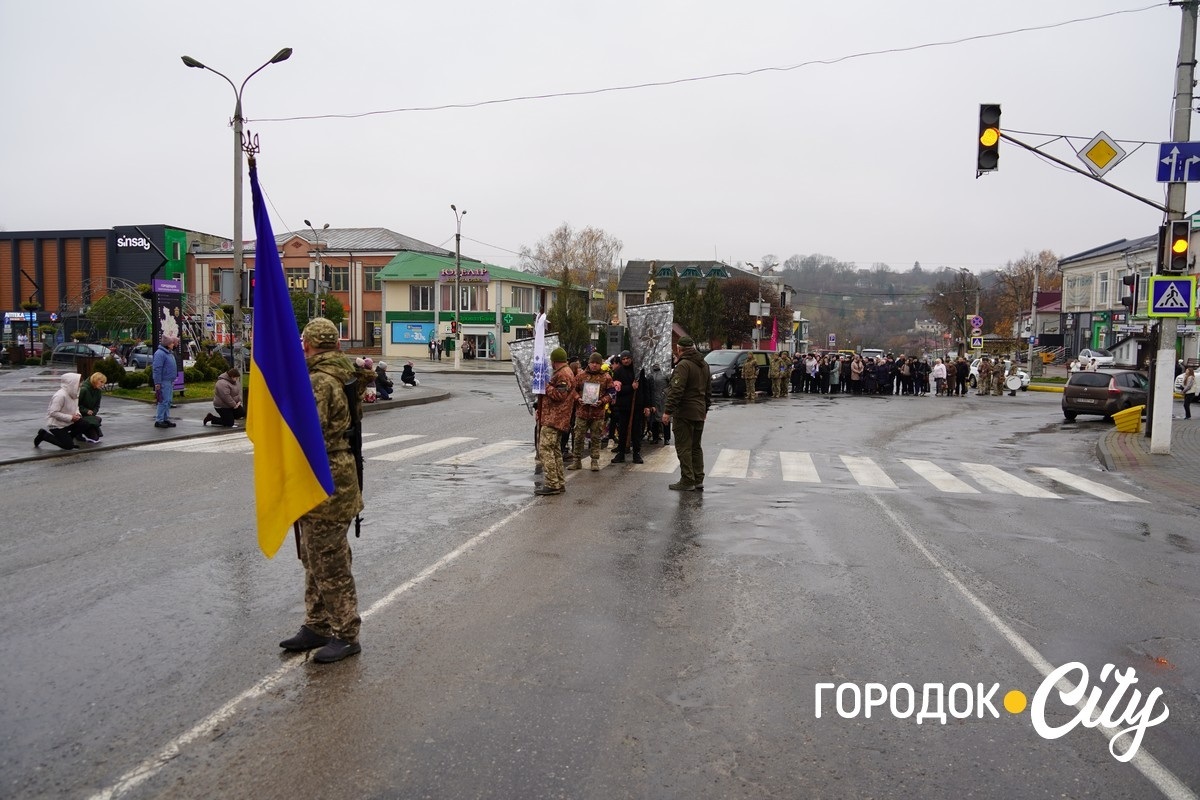 Рік вважався зниклим безвісти. У Городку попрощалися із загиблим Героєм Олександром Дідуром