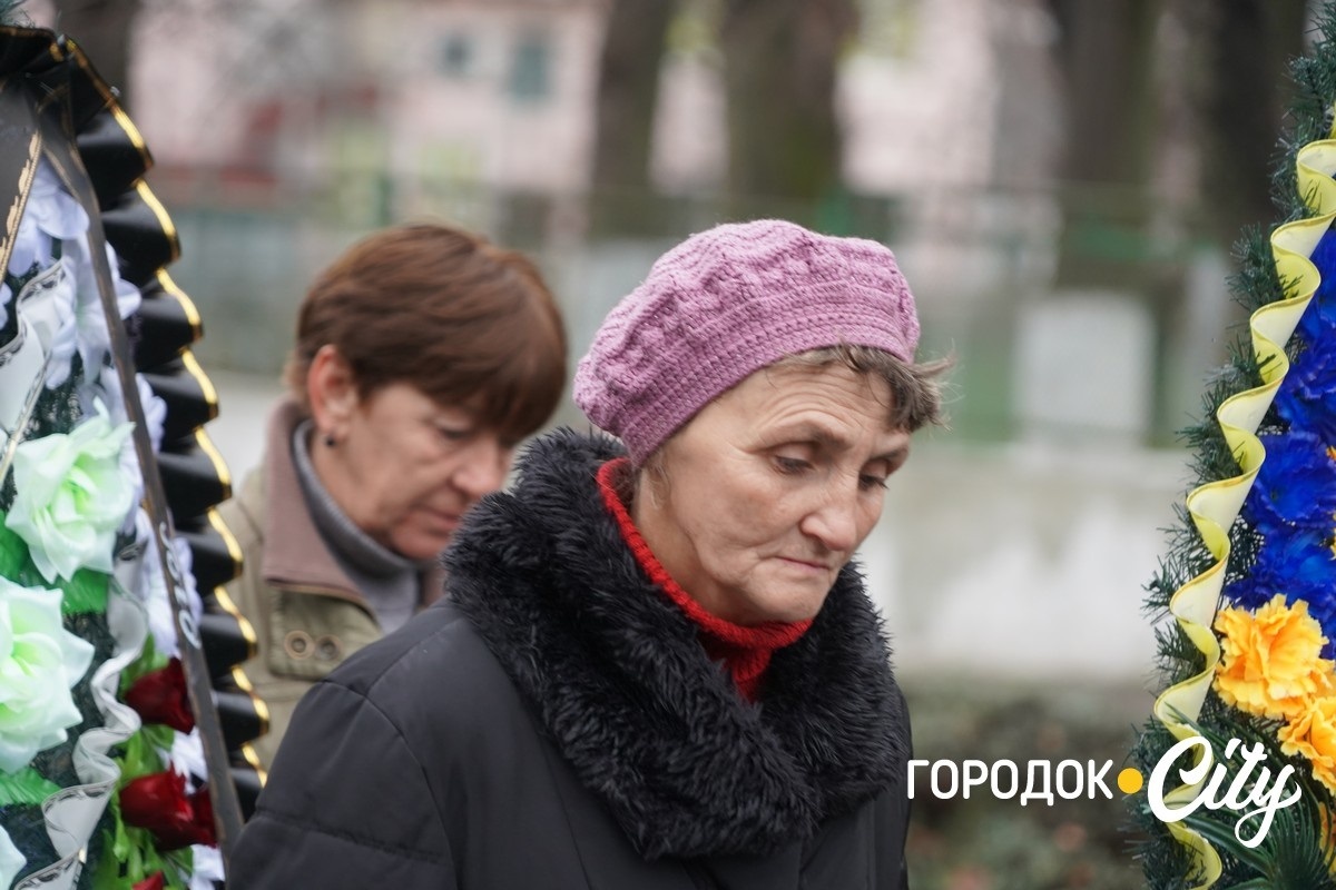 Рік вважався зниклим безвісти. У Городку попрощалися із загиблим Героєм Олександром Дідуром