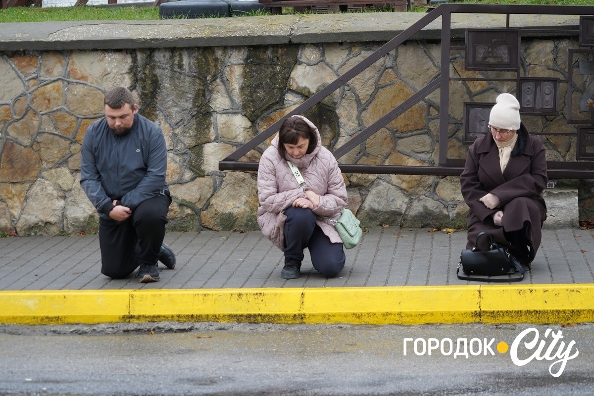 Рік вважався зниклим безвісти. У Городку попрощалися із загиблим Героєм Олександром Дідуром