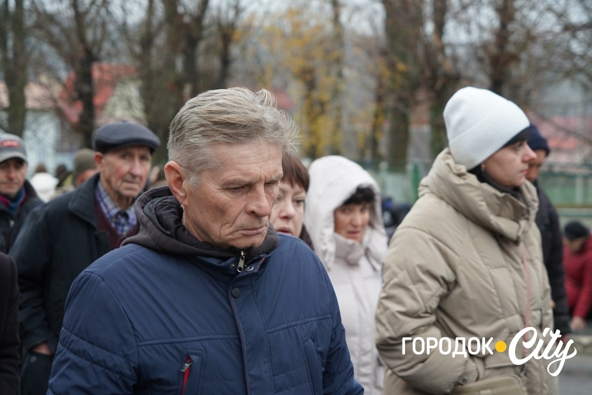 Рік вважався зниклим безвісти. У Городку попрощалися із загиблим Героєм Олександром Дідуром