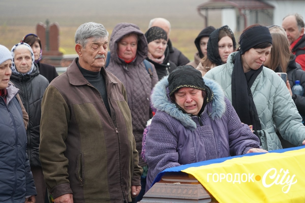 Рік вважався зниклим безвісти. У Городку попрощалися із загиблим Героєм Олександром Дідуром