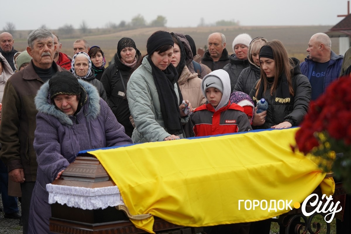Рік вважався зниклим безвісти. У Городку попрощалися із загиблим Героєм Олександром Дідуром