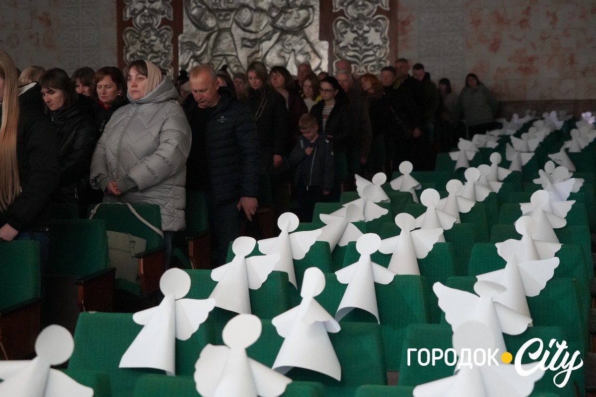 Сила мистецтва — сила сталі: у Городку відбувся концерт і благодійний ярмарок на підтримку ЗСУ