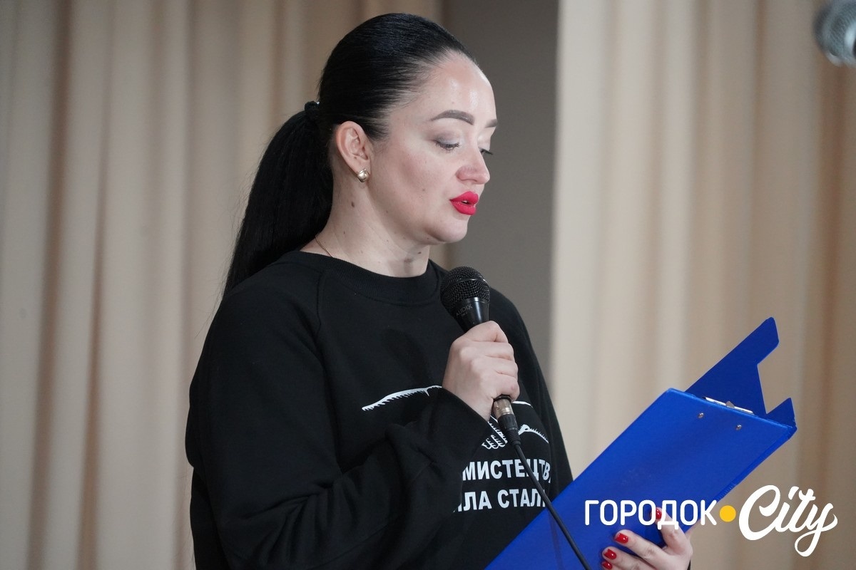 Сила мистецтва — сила сталі: у Городку відбувся концерт і благодійний ярмарок на підтримку ЗСУ