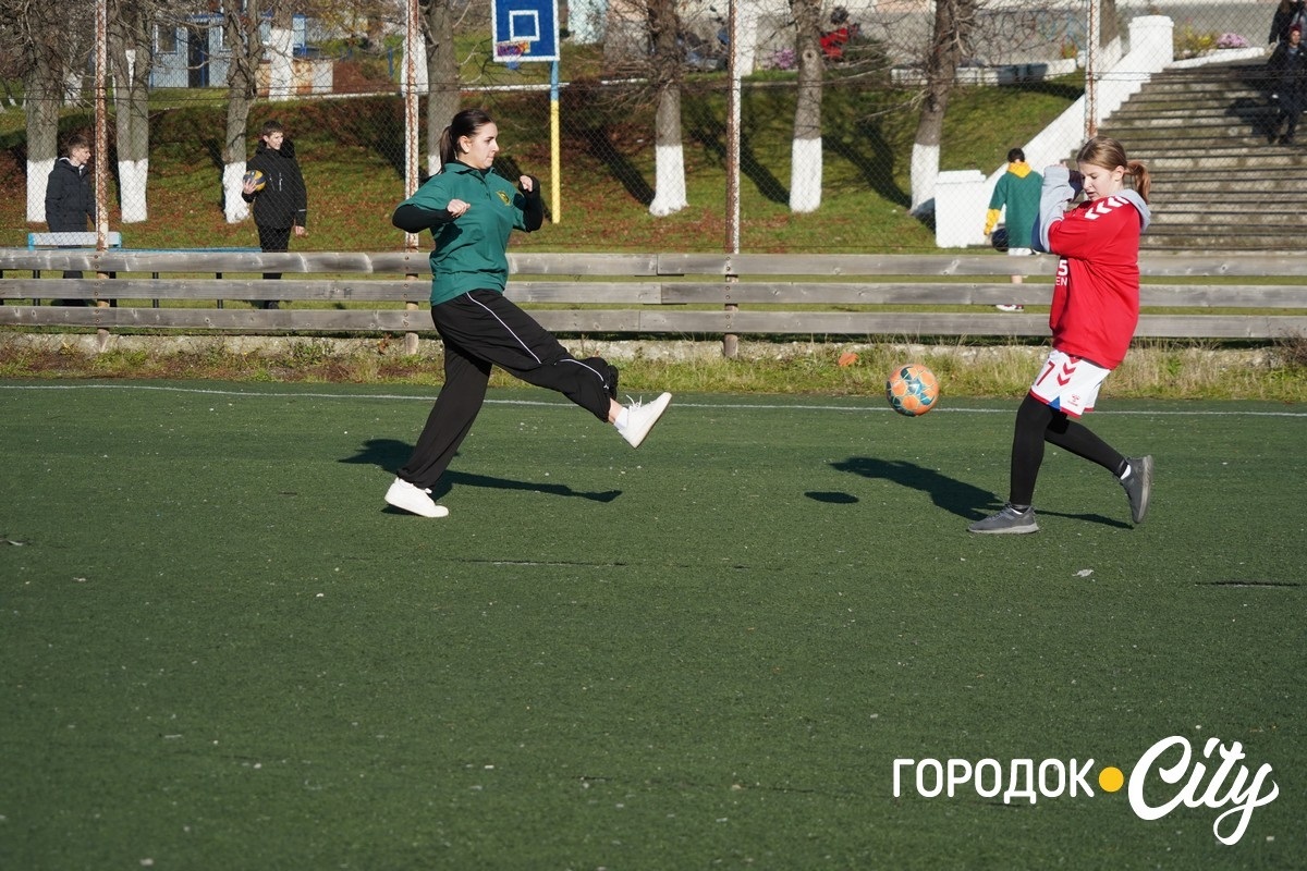 У Городку стартував другий етап шкільної ліги «Пліч-о-пліч»