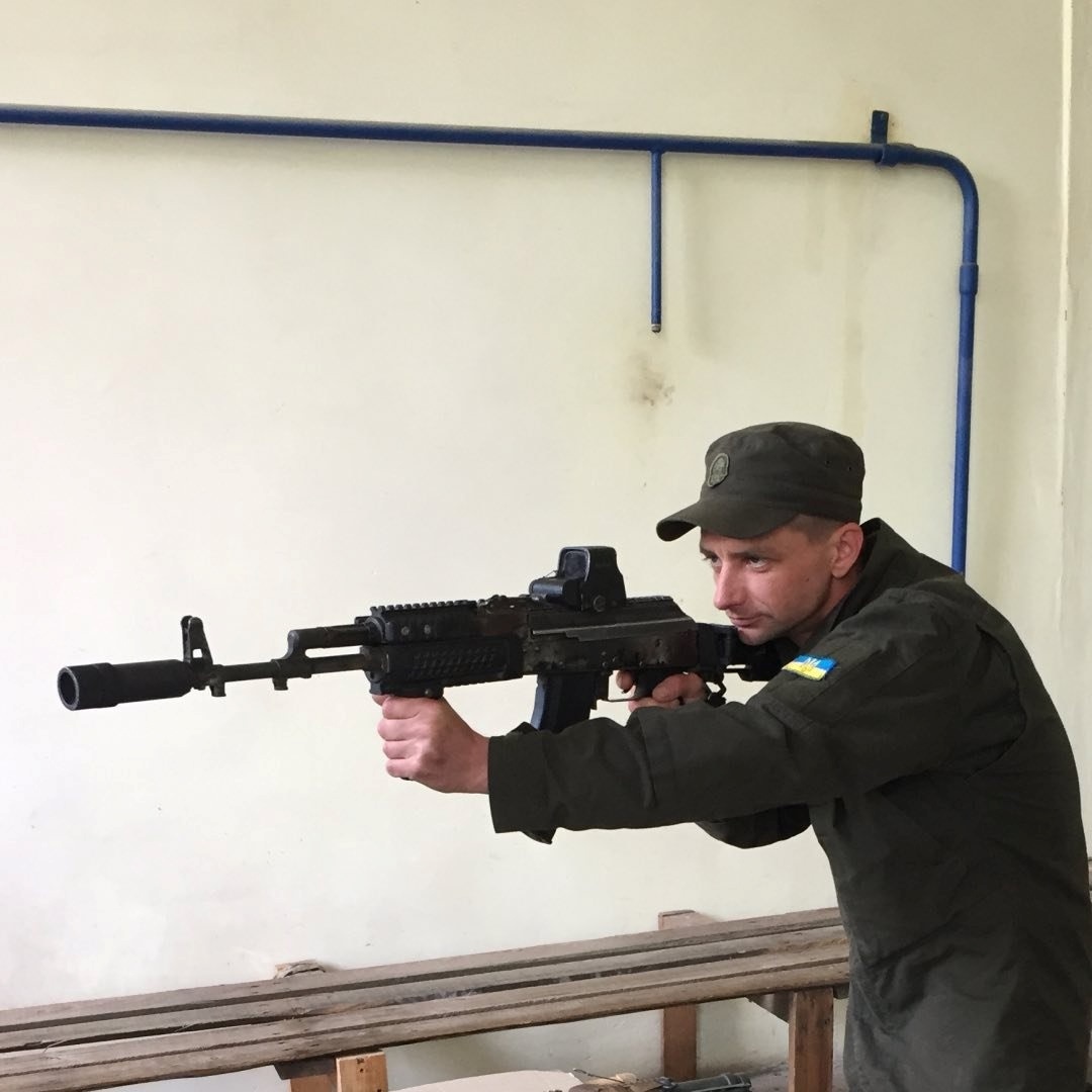Він прийняв себе таким, яким є і відмовився жити в США. Як Роман Цимбалюк надихає ветеранів у TikTok
