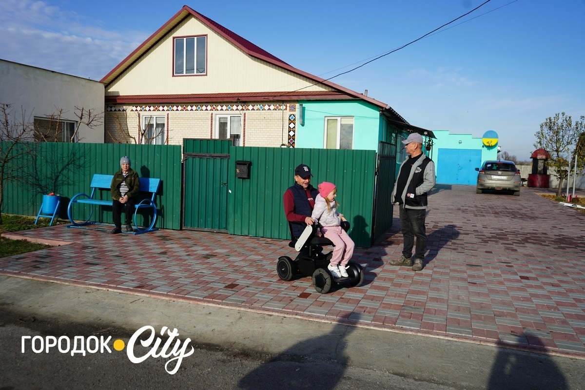 Він прийняв себе таким, яким є і відмовився жити в США. Як Роман Цимбалюк надихає ветеранів у TikTok