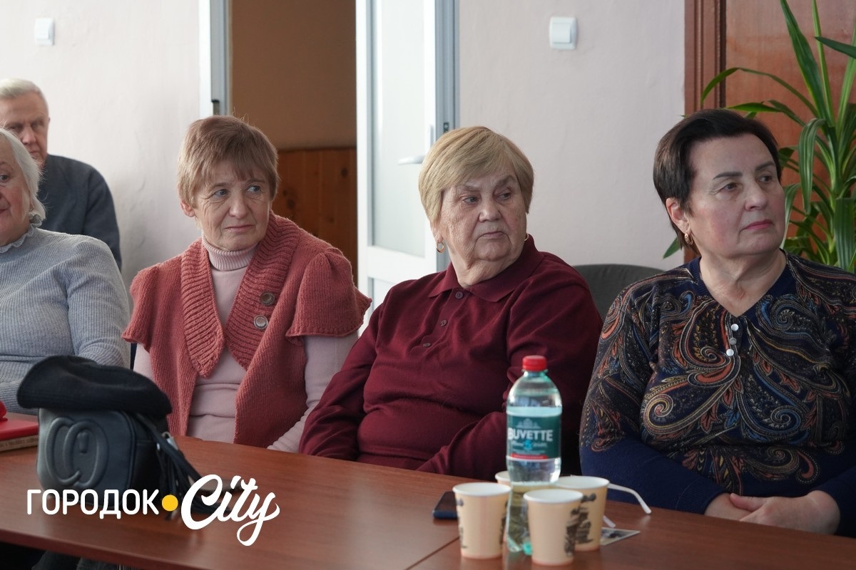 У Городку на презентації нового випуску альманаху «Медобори» зустрілися літератори Хмельниччини