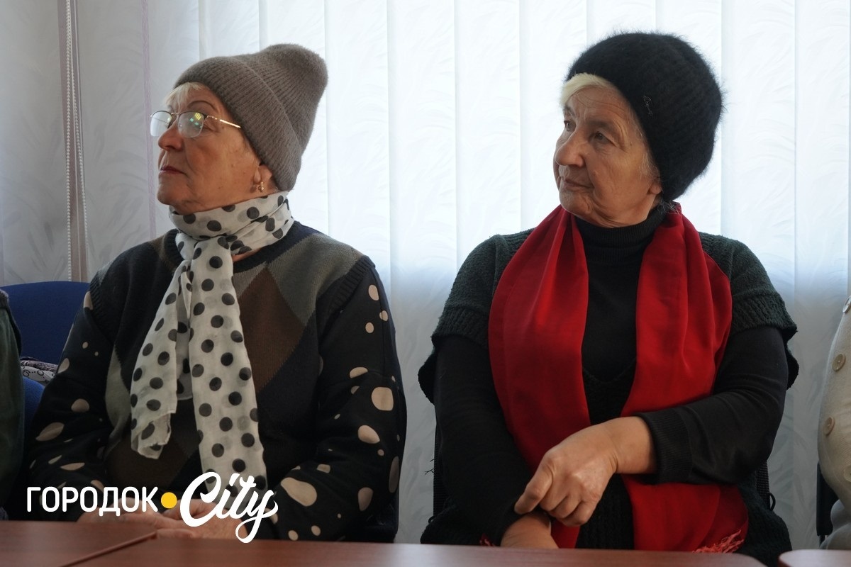 У Городку на презентації нового випуску альманаху «Медобори» зустрілися літератори Хмельниччини