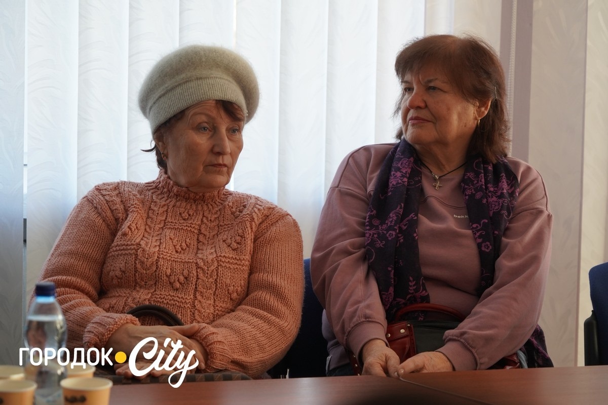 У Городку на презентації нового випуску альманаху «Медобори» зустрілися літератори Хмельниччини