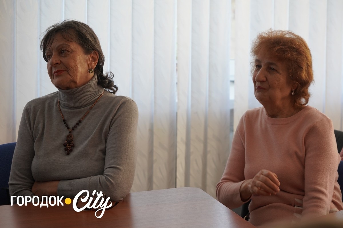 У Городку на презентації нового випуску альманаху «Медобори» зустрілися літератори Хмельниччини