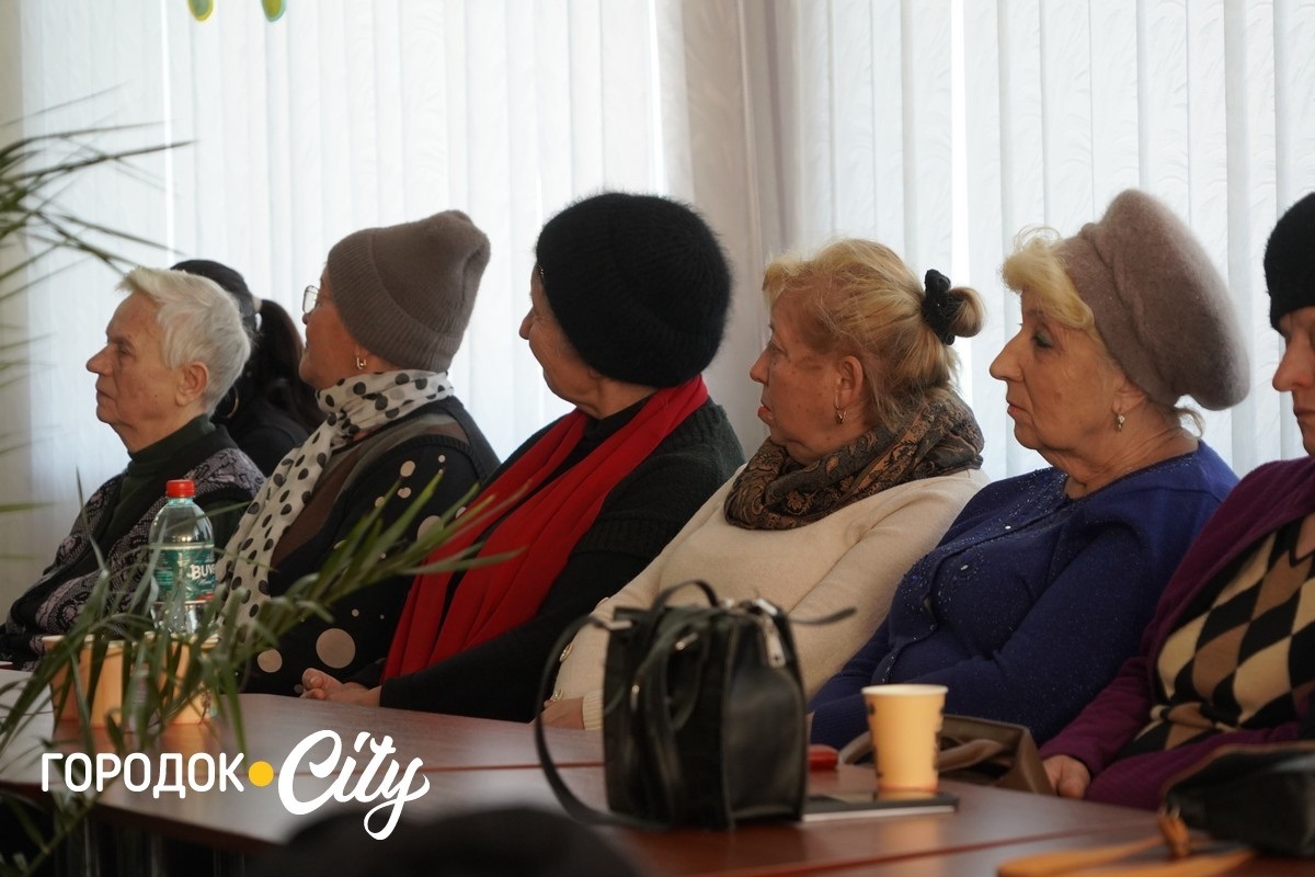 У Городку на презентації нового випуску альманаху «Медобори» зустрілися літератори Хмельниччини