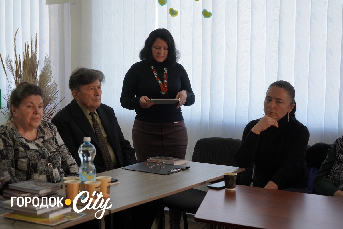 У Городку на презентації нового випуску альманаху «Медобори» зустрілися літератори Хмельниччини