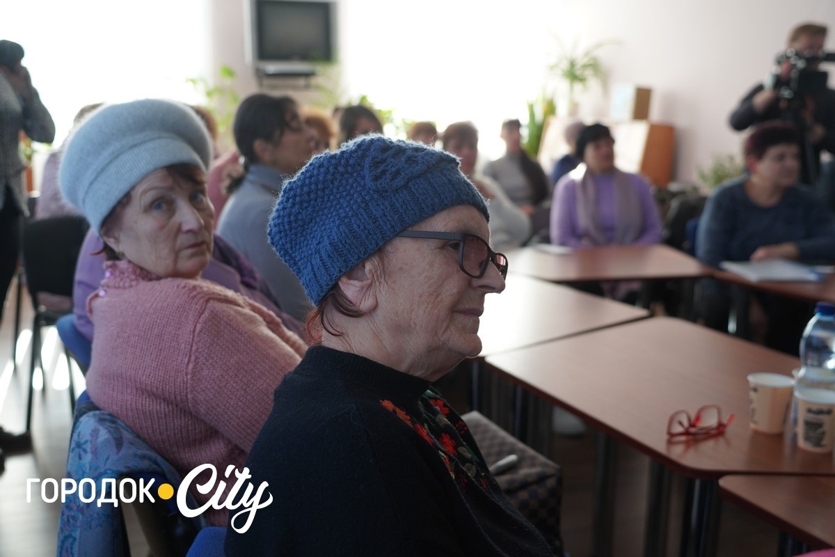 У Городку на презентації нового випуску альманаху «Медобори» зустрілися літератори Хмельниччини