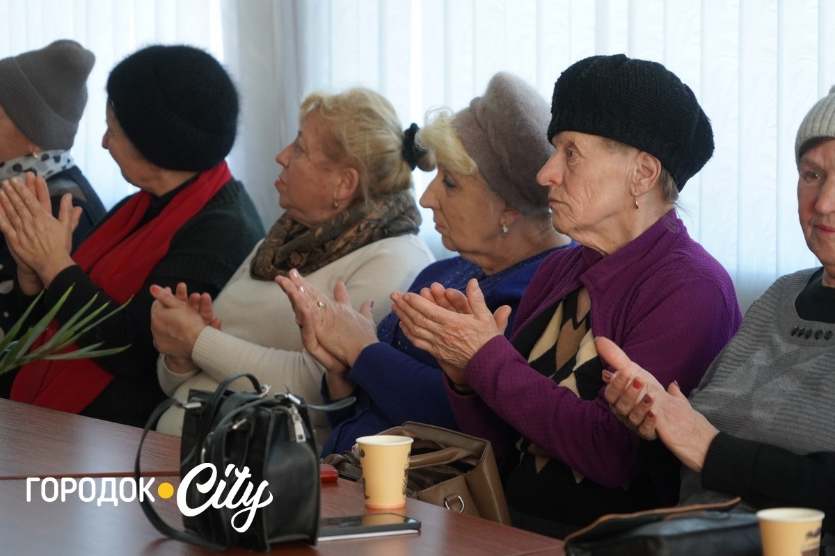 У Городку на презентації нового випуску альманаху «Медобори» зустрілися літератори Хмельниччини