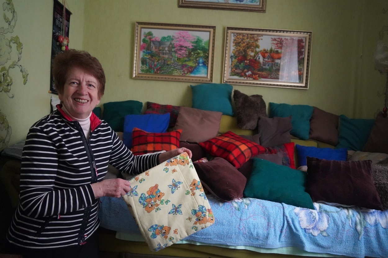 Там, де нитка стає зброєю: історія городоцьких швачок і школярів, які працюють заради перемоги