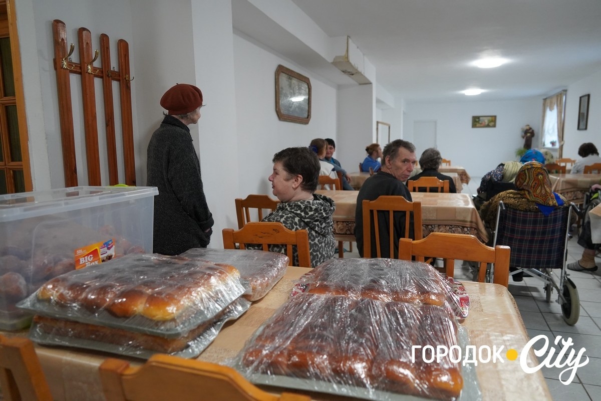 «Ви важливі для громади». У День людей з інвалідністю до Будинку милосердя завітали гості