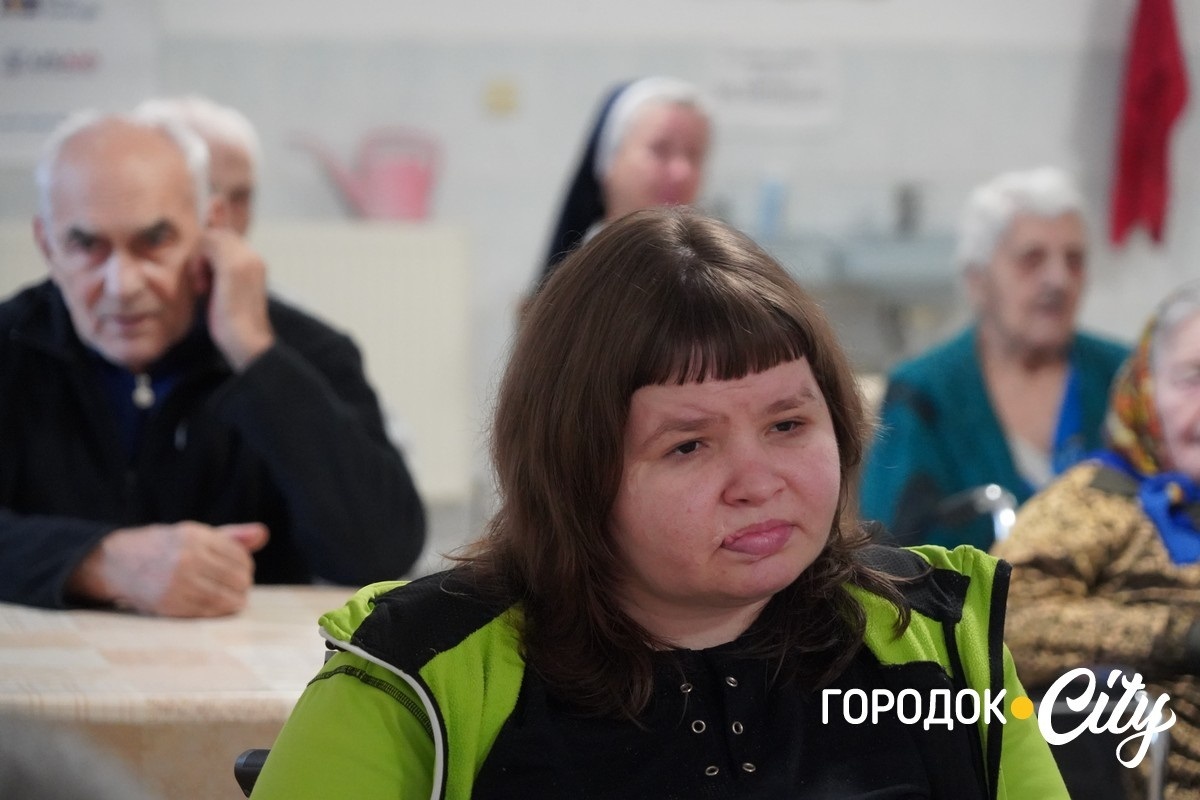 «Ви важливі для громади». У День людей з інвалідністю до Будинку милосердя завітали гості