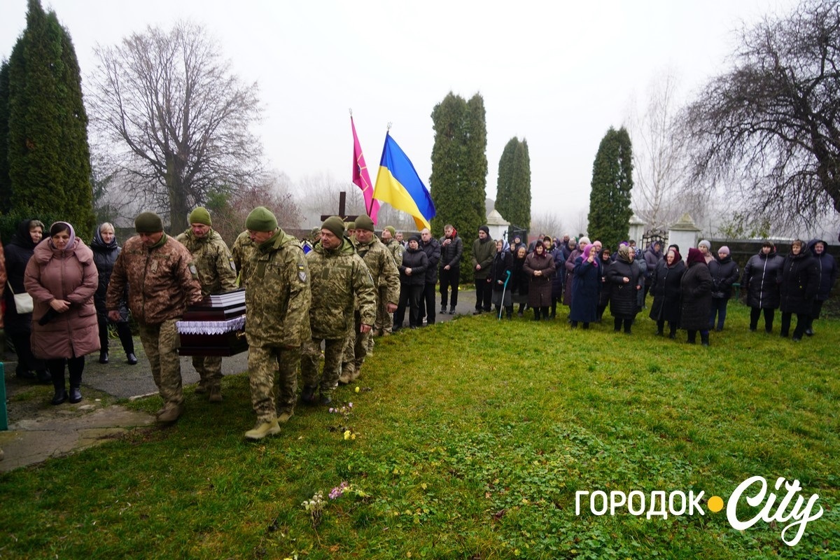 У селі Жищинці провели у вічність загиблого Героя Вадима Катаєва