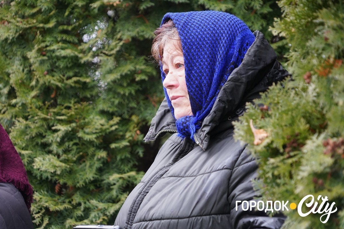 У селі Жищинці провели у вічність загиблого Героя Вадима Катаєва
