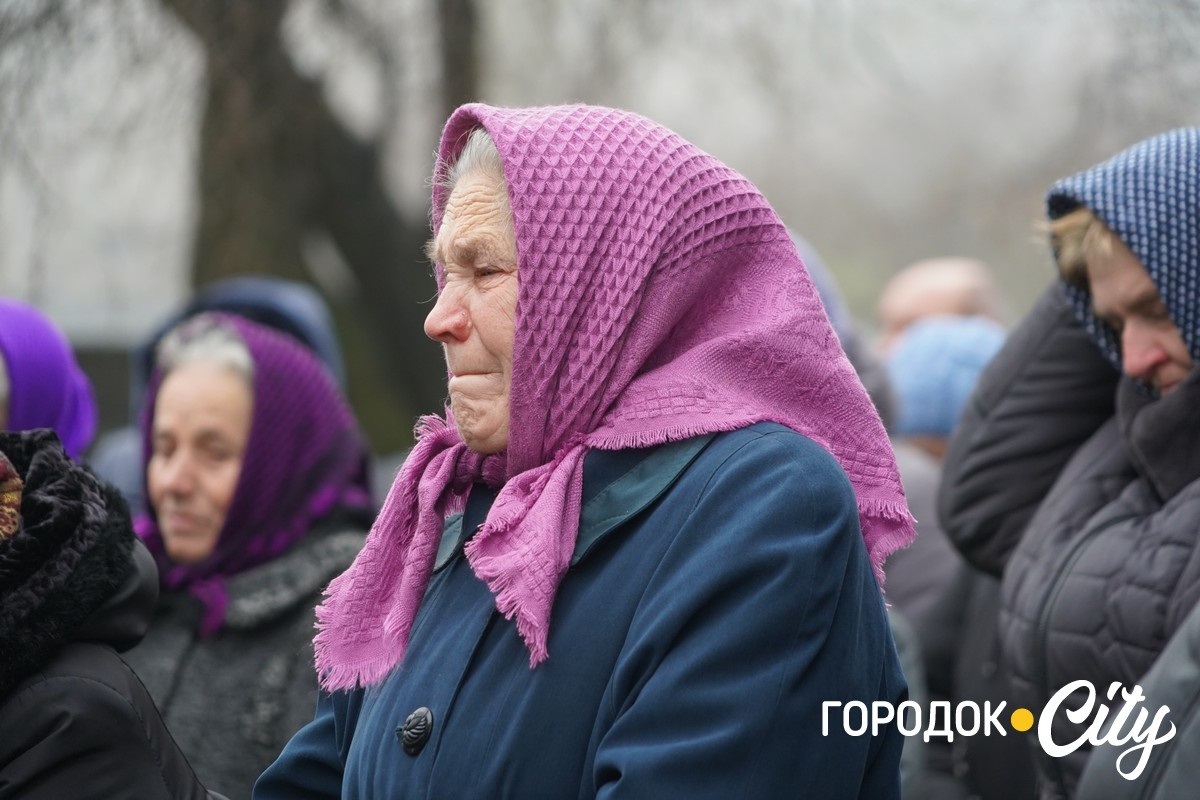 У селі Жищинці провели у вічність загиблого Героя Вадима Катаєва