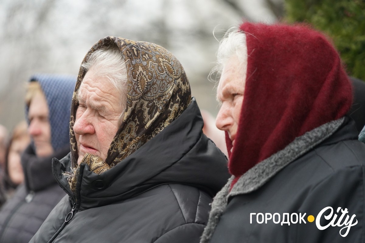 У селі Жищинці провели у вічність загиблого Героя Вадима Катаєва