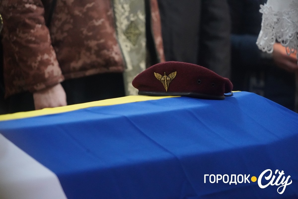 У селі Жищинці провели у вічність загиблого Героя Вадима Катаєва