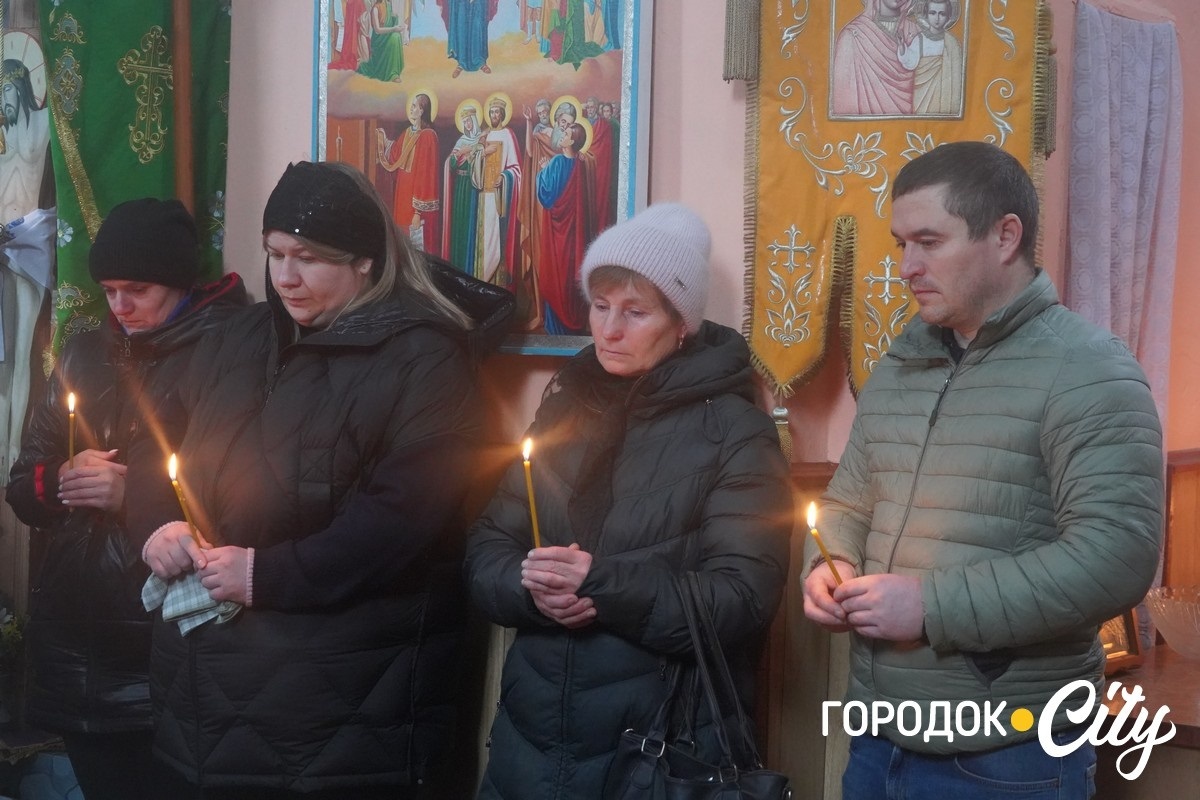 У селі Жищинці провели у вічність загиблого Героя Вадима Катаєва