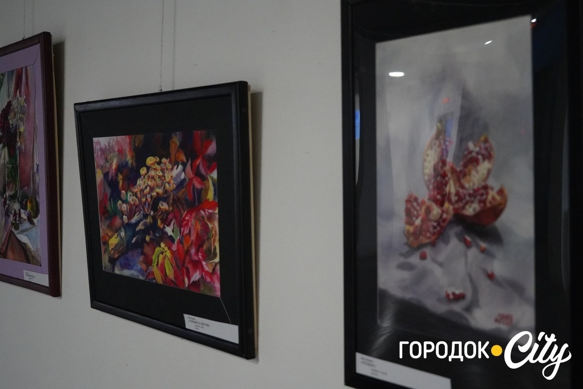 У Городоцькому музеї відкрили виставку «Палітра настрою: між контрастом та ніжністю»