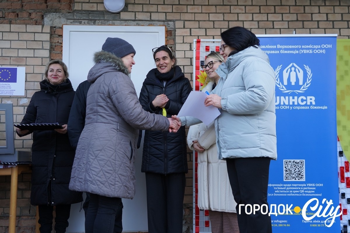Житло для нових городоччан. У Городку 24 родини ВПО отримали ключі від нових квартир