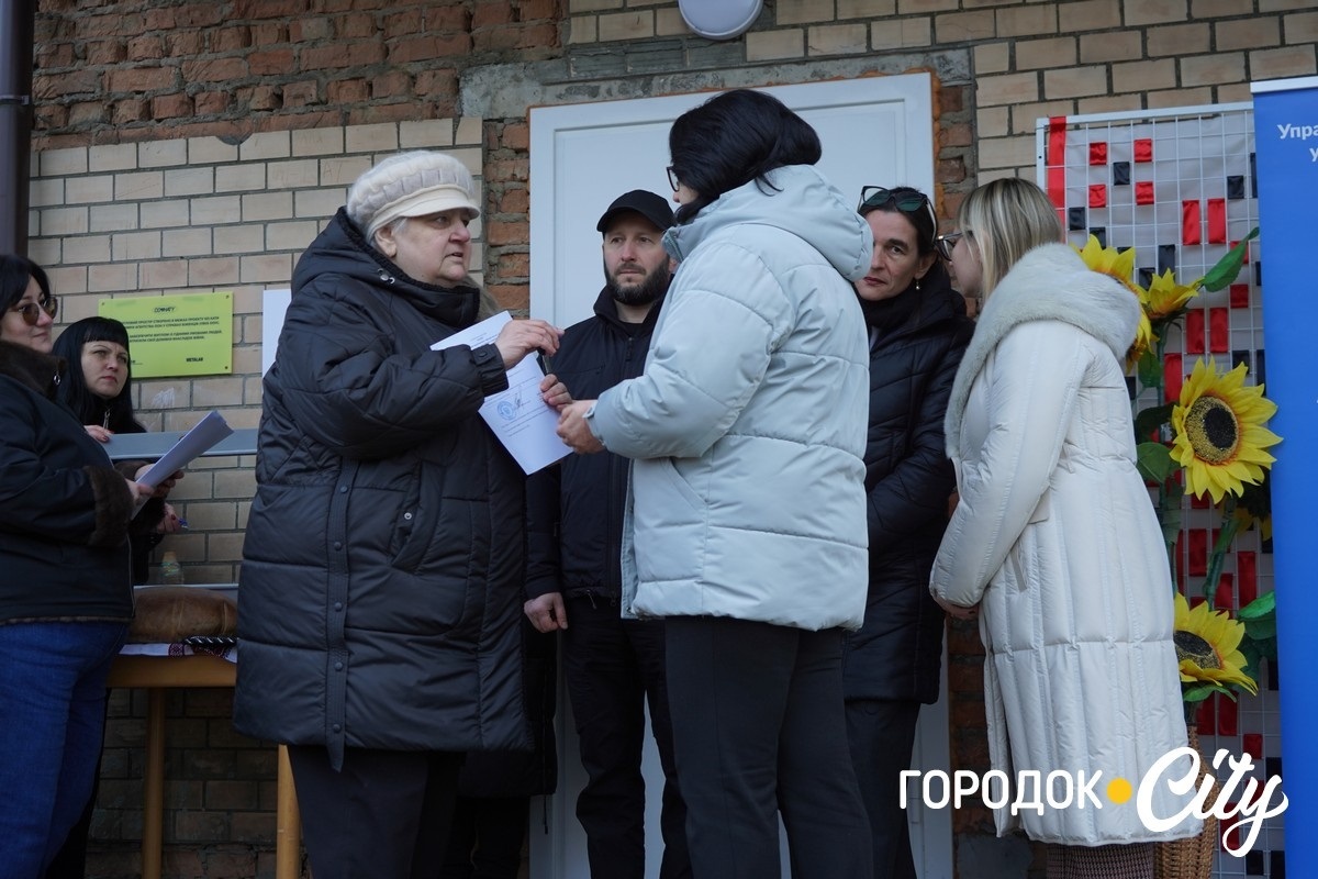 Житло для нових городоччан. У Городку 24 родини ВПО отримали ключі від нових квартир