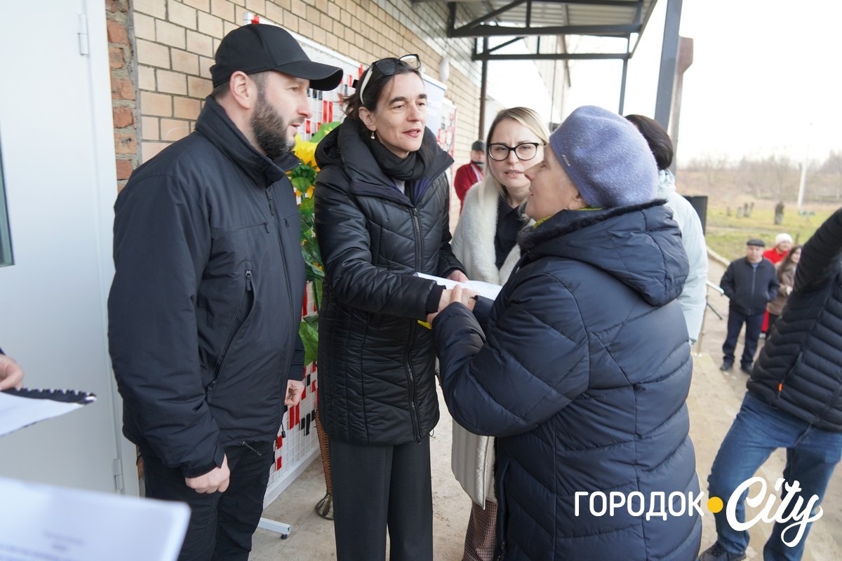 Житло для нових городоччан. У Городку 24 родини ВПО отримали ключі від нових квартир