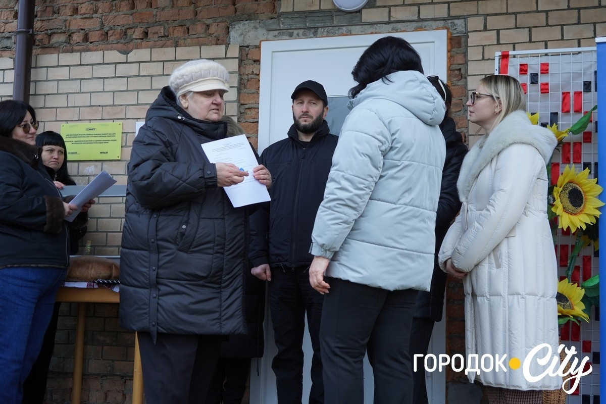 Житло для нових городоччан. У Городку 24 родини ВПО отримали ключі від нових квартир