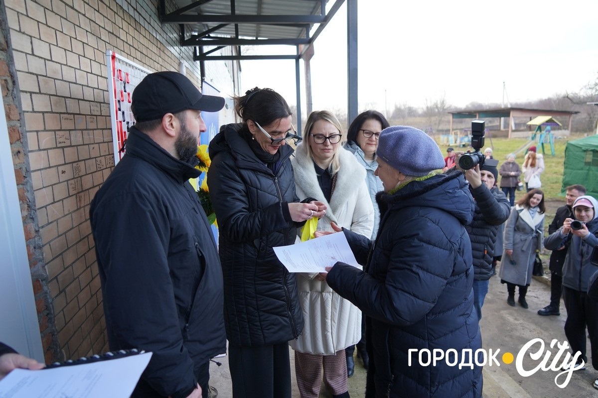 Житло для нових городоччан. У Городку 24 родини ВПО отримали ключі від нових квартир