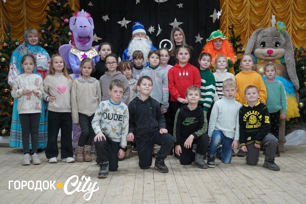 «Новорічна магія» без гаджетів. У Городоцькому будинку культури провели різдвяний ранок для школярів