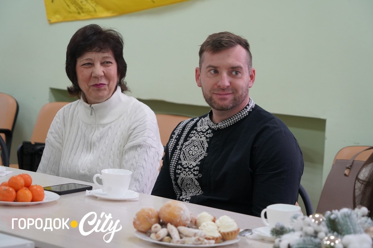 Різдвяна зустріч молоді з керівництвом громади: школярі Городка презентували ідеї розвитку