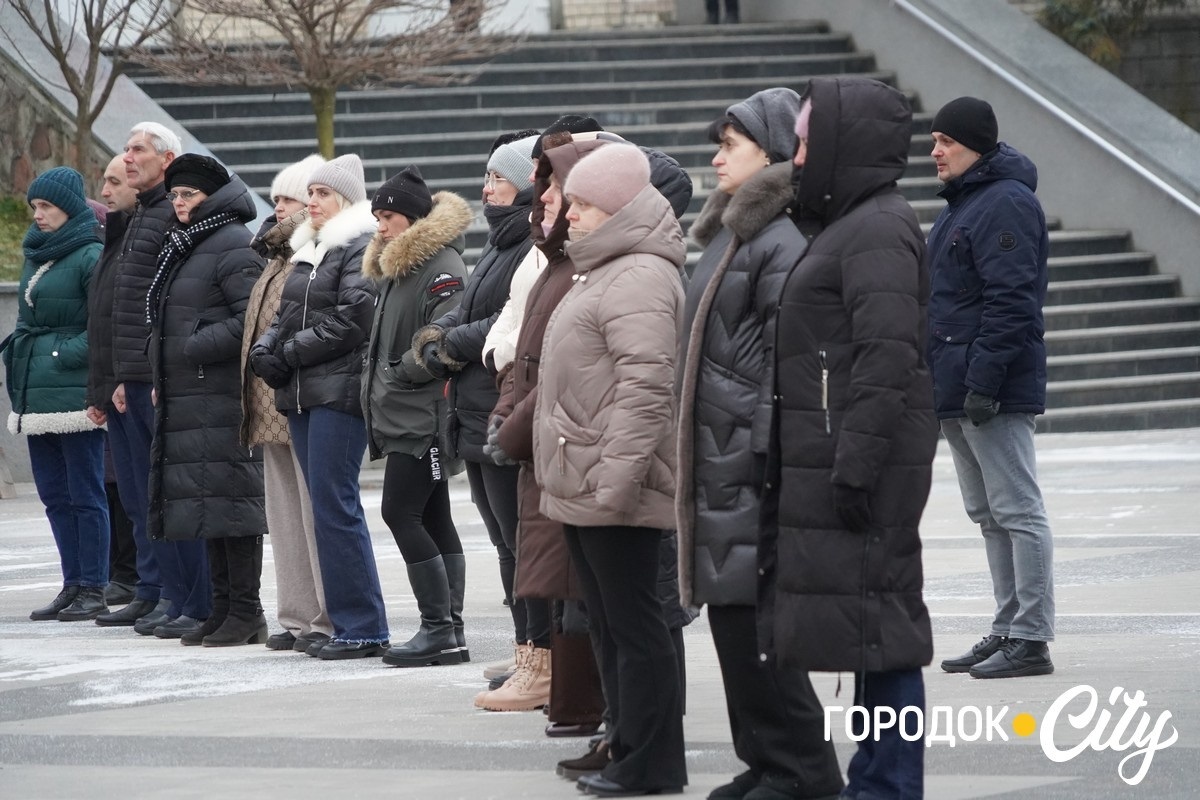 «Він називав мене другою мамою». У Городку вшанували пам’ять полеглого Героя Максима Коваля
