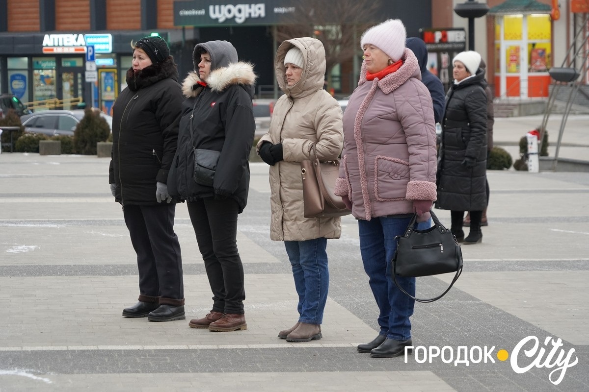 «Він називав мене другою мамою». У Городку вшанували пам’ять полеглого Героя Максима Коваля