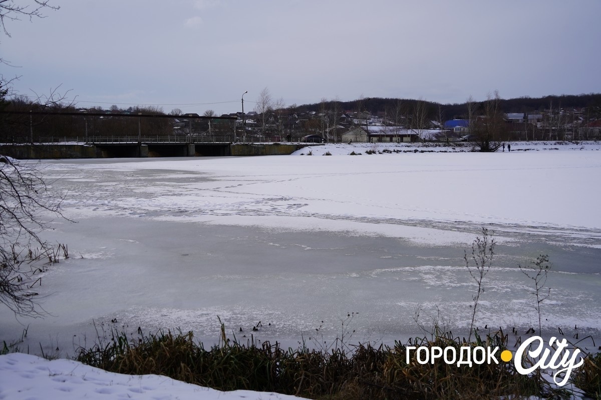 Риболовля взимку без трагедій: що мають знати городоччани перед виходом на лід