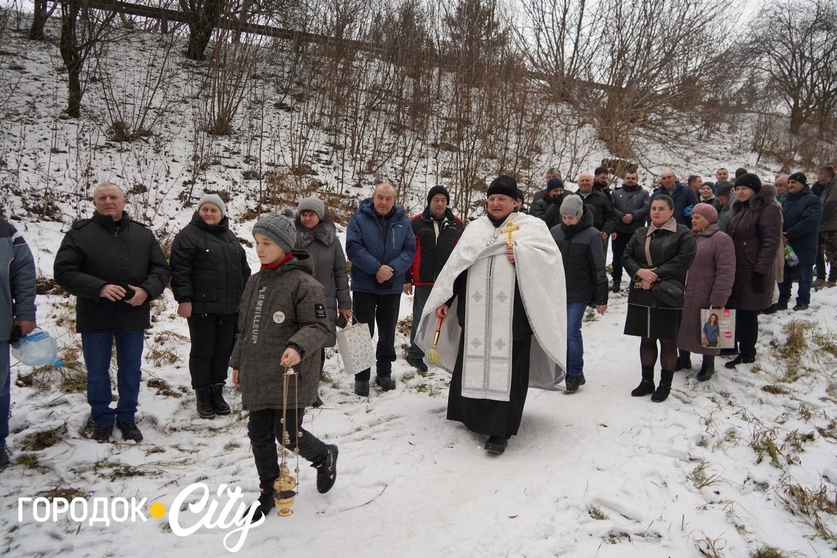 Водохреще-2026. На Городоччині відзначили свято освяченням води та пірнанням у купіль