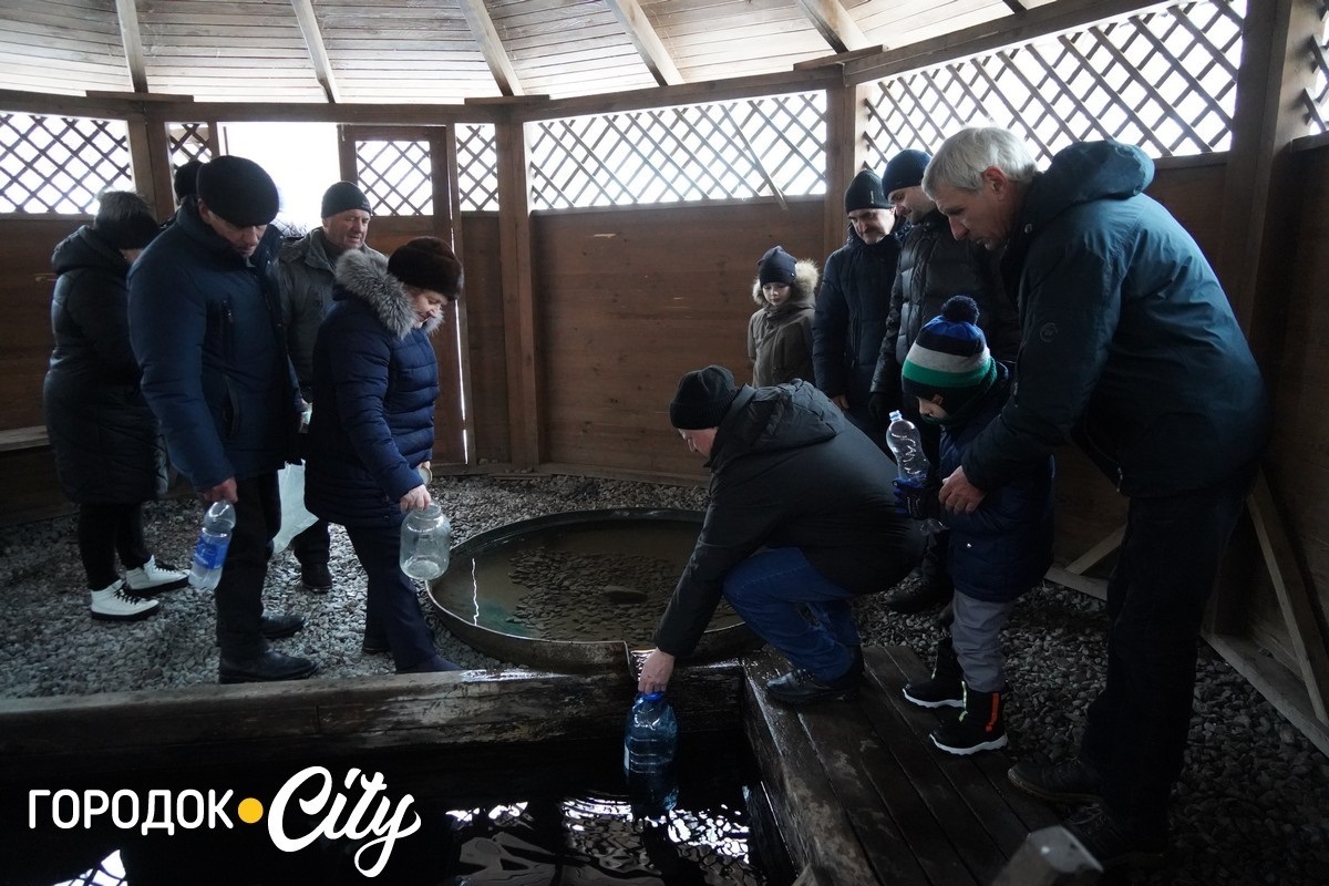 Водохреще-2026. На Городоччині відзначили свято освяченням води та пірнанням у купіль