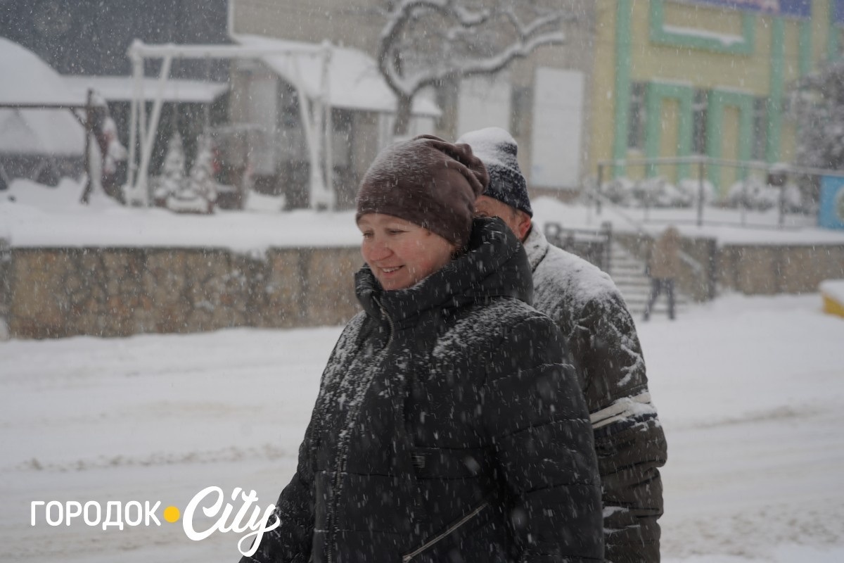 Сніговий колапс: як Городок долає негоду