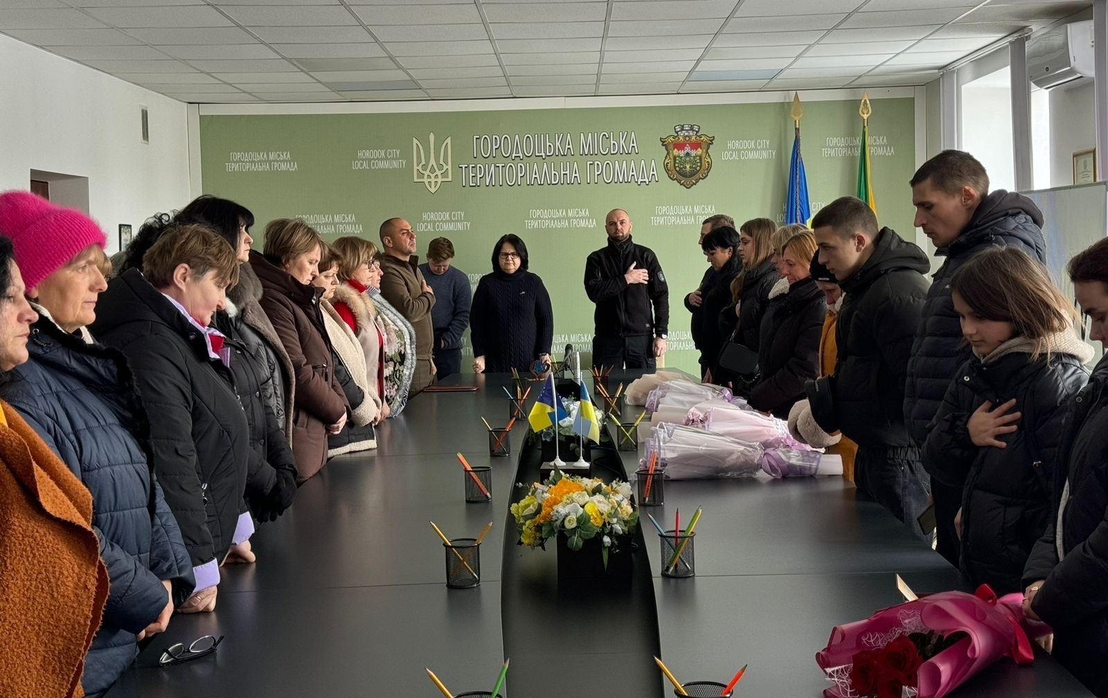 «Для нас важливо, щоб його пам’ятали». У Городку родинам загиблих воїнів вручили посмертні нагороди