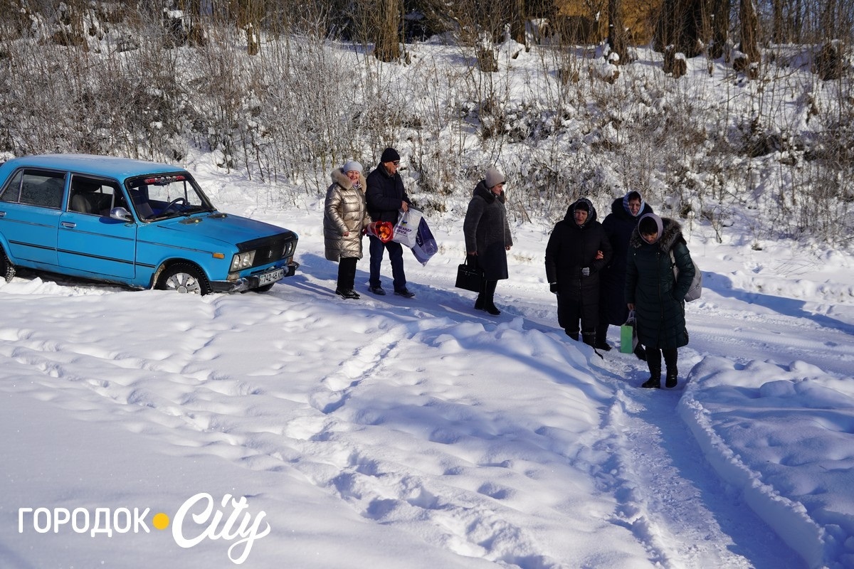 «Моторна бабуся»: найстарша жителька села Стара Пісочна Лідія Шалашова відзначила 95-річчя
