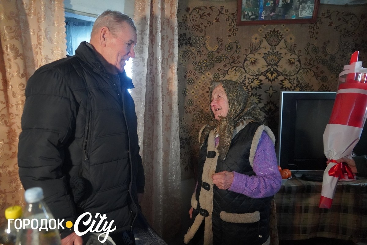 «Моторна бабуся»: найстарша жителька села Стара Пісочна Лідія Шалашова відзначила 95-річчя