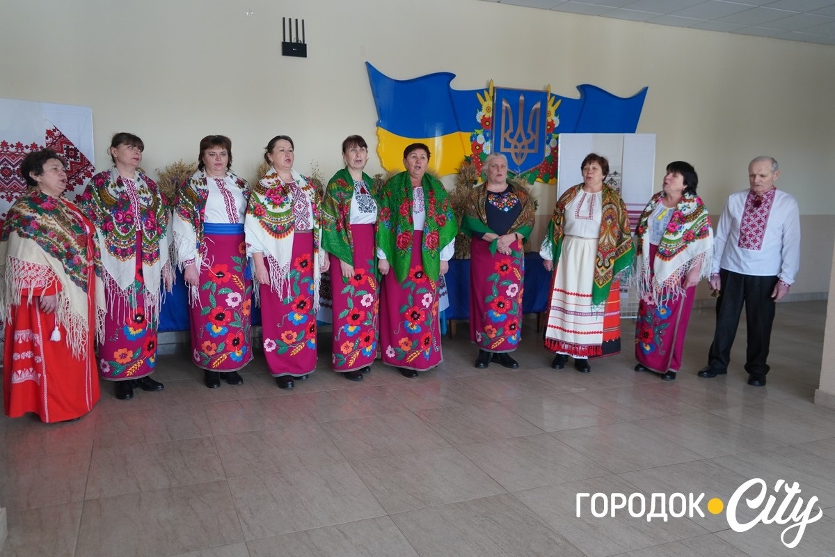 «Різдвяний передзвін» об’єднав покоління: у Городку звучали старовинні та сучасні колядки