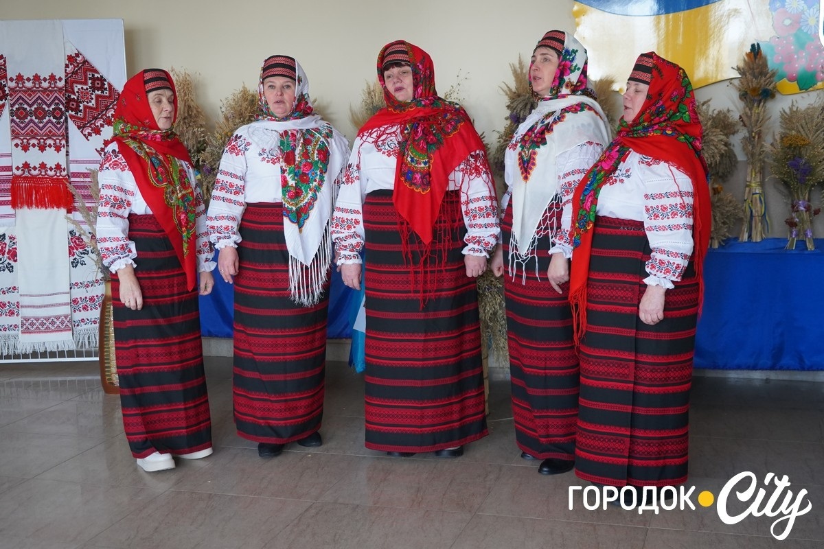 «Різдвяний передзвін» об’єднав покоління: у Городку звучали старовинні та сучасні колядки